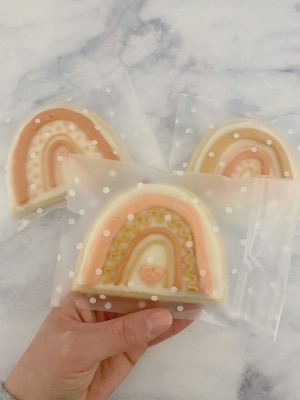 https://buttercreamparties.com/wp-content/uploads/2021/03/Packaged-Cookies.jpeg