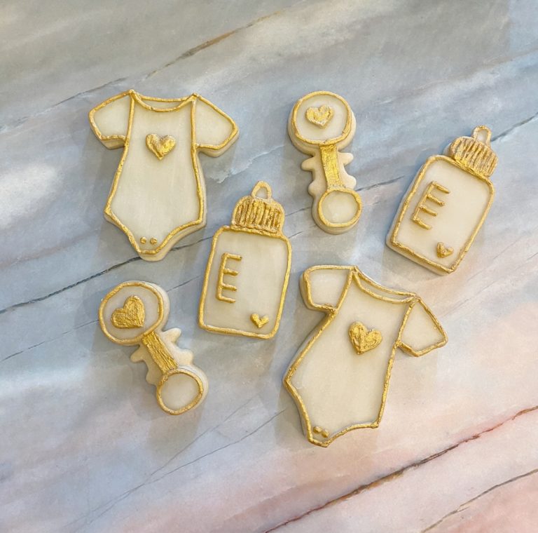 How to Decorate White and Gold Baby Shower Cookies