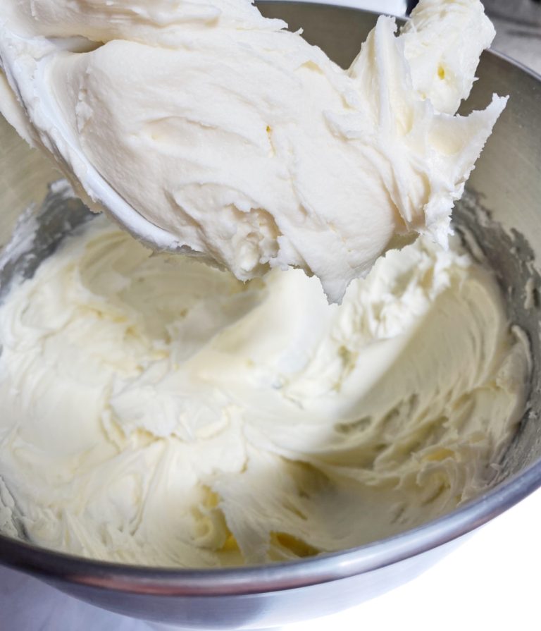 Perfect Vanilla Crusting Buttercream Icing for Sugar Cookies