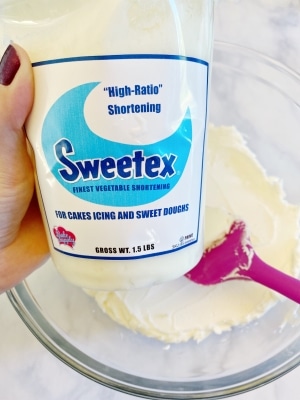 using Sweetex high ratio shortening for buttercream iced cookies