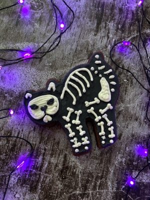 Halloween cat cookies black skeleton cookies