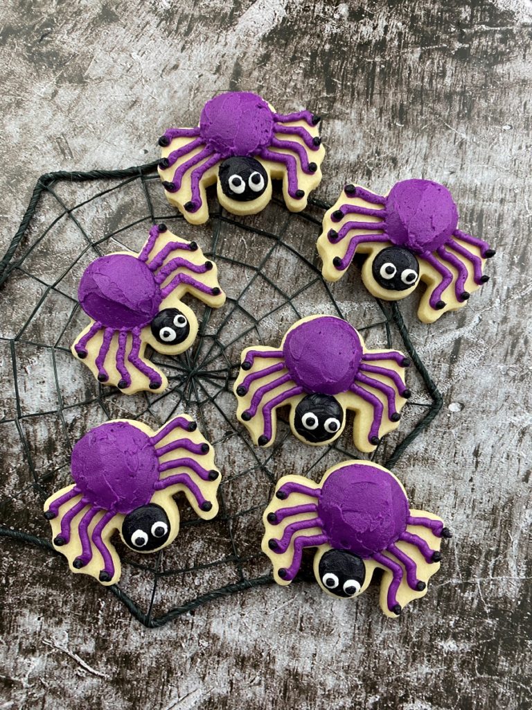 How to Decorate Spider Cut Out Cookies – 13 Days of Halloween Decorating