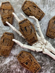how to make coffin cookies for Halloween tutorial for how to make buttercream look like wood