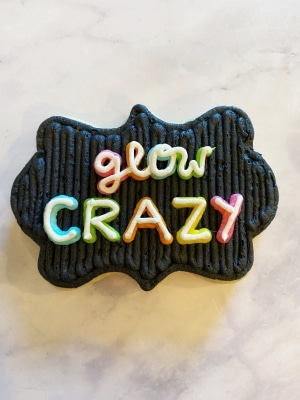 glow crazy outlined cookie