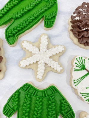 buttercream cable knit snowflake cookies