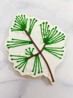 how to decorate buttercream pine needle cookies
