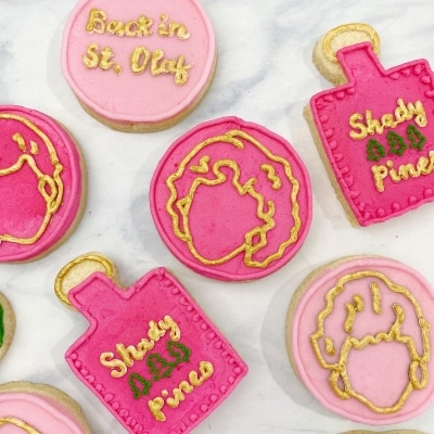 How to Decorate Golden Girls Themed Cookies without a Projector