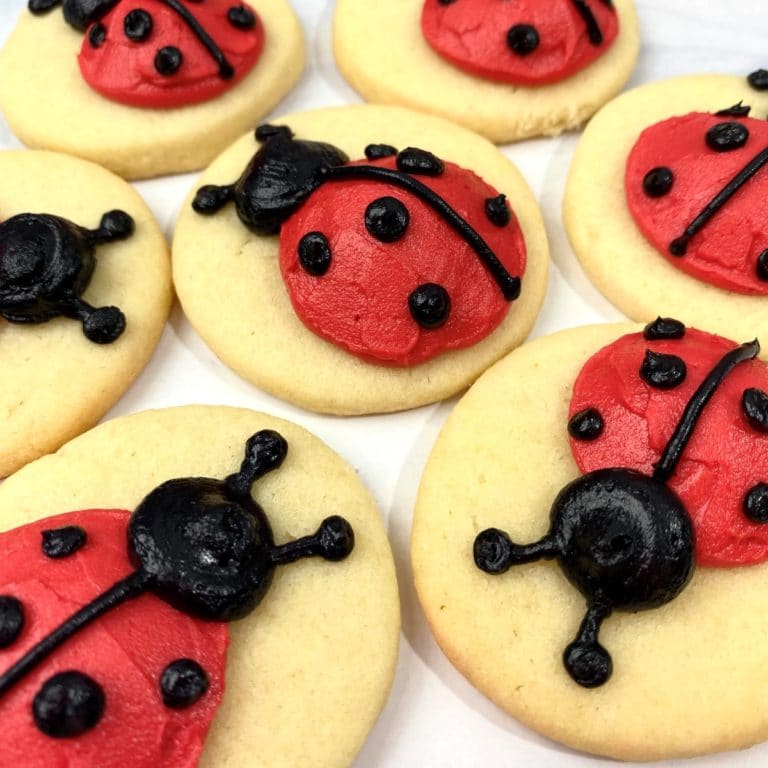 How to Decorate Cute Ladybug Cookies with Buttercream