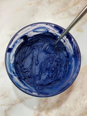 How to Make Navy Blue Buttercream 36 Hours Later