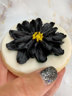 EASY Dye-Free Black Buttercream Recipe - Sugar & Sparrow