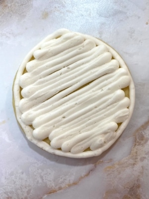 White Buttercream on Sugar Cookie