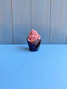 Crusting Strawberry Buttercream with Freeze Dried Strawberries Feature