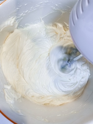 Making Russian Buttercream