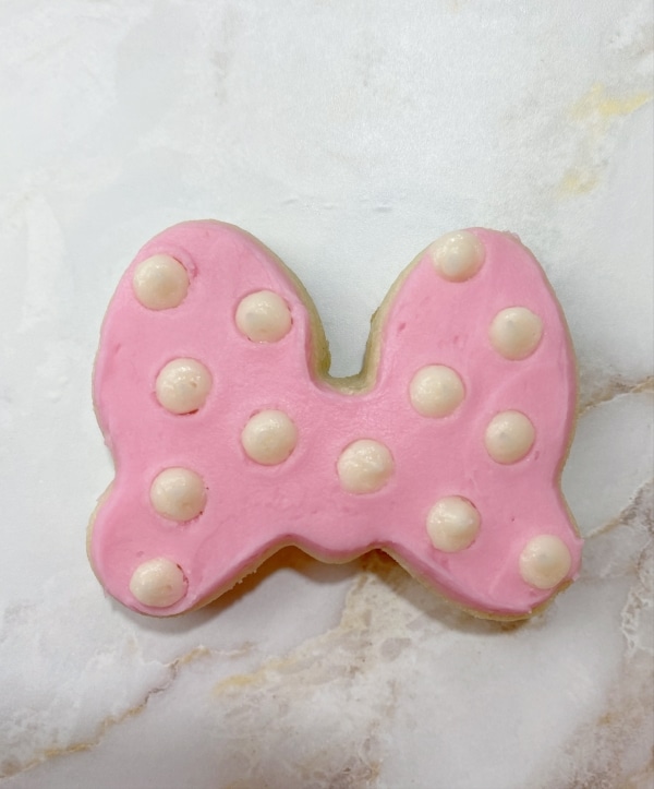fill in the polka dots with white frosting