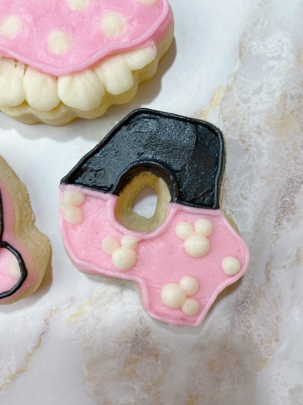 How to Decorate Minnie Mouse Birthday Cookies