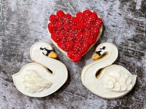 How to Decorate Swan Cookies with Buttercream Icing