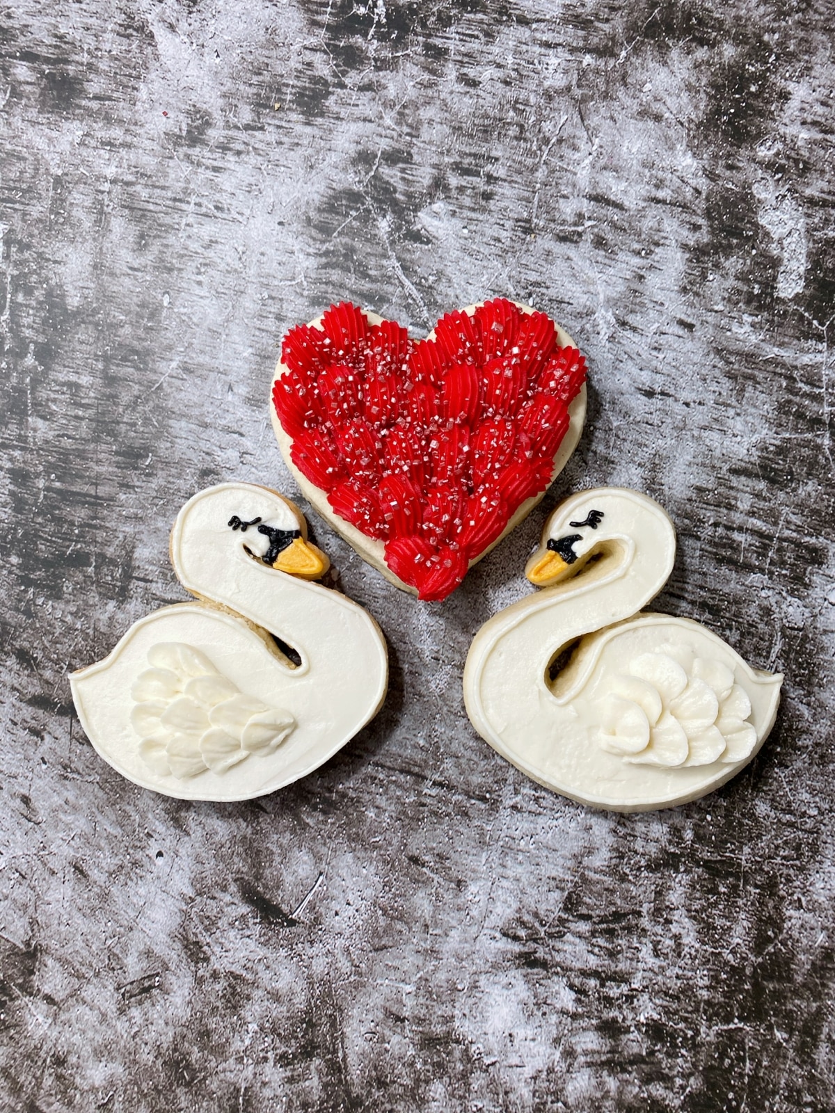 How to Decorate Swan Cookies with Buttercream Icing