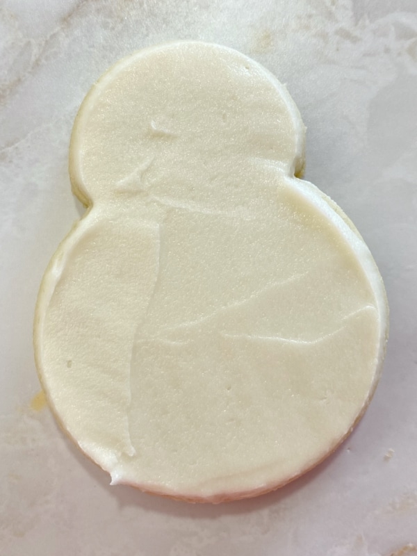smoothed buttercream for bb8 cookies