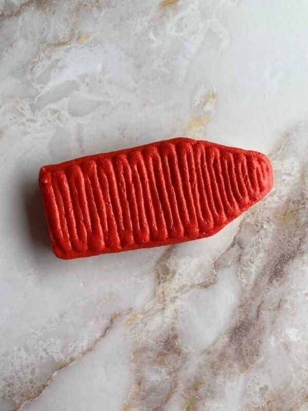 fill in crayon cookie with red buttercream