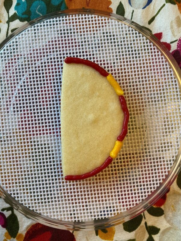 red and yellow buttercream for apple skin