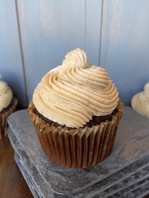 crusting chai buttercream