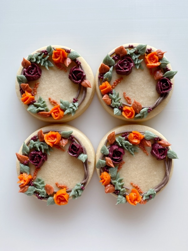 how to decorate fall wreath cookies with buttercream
