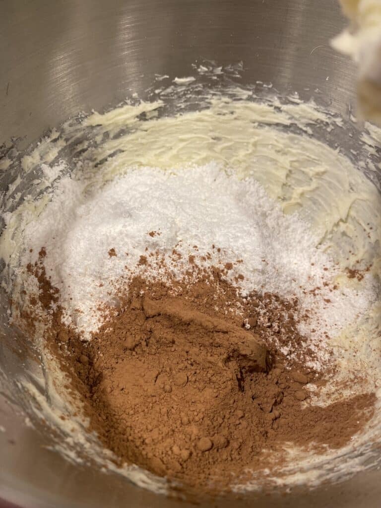 chocolate buttercream with cacao powder dry ingredients