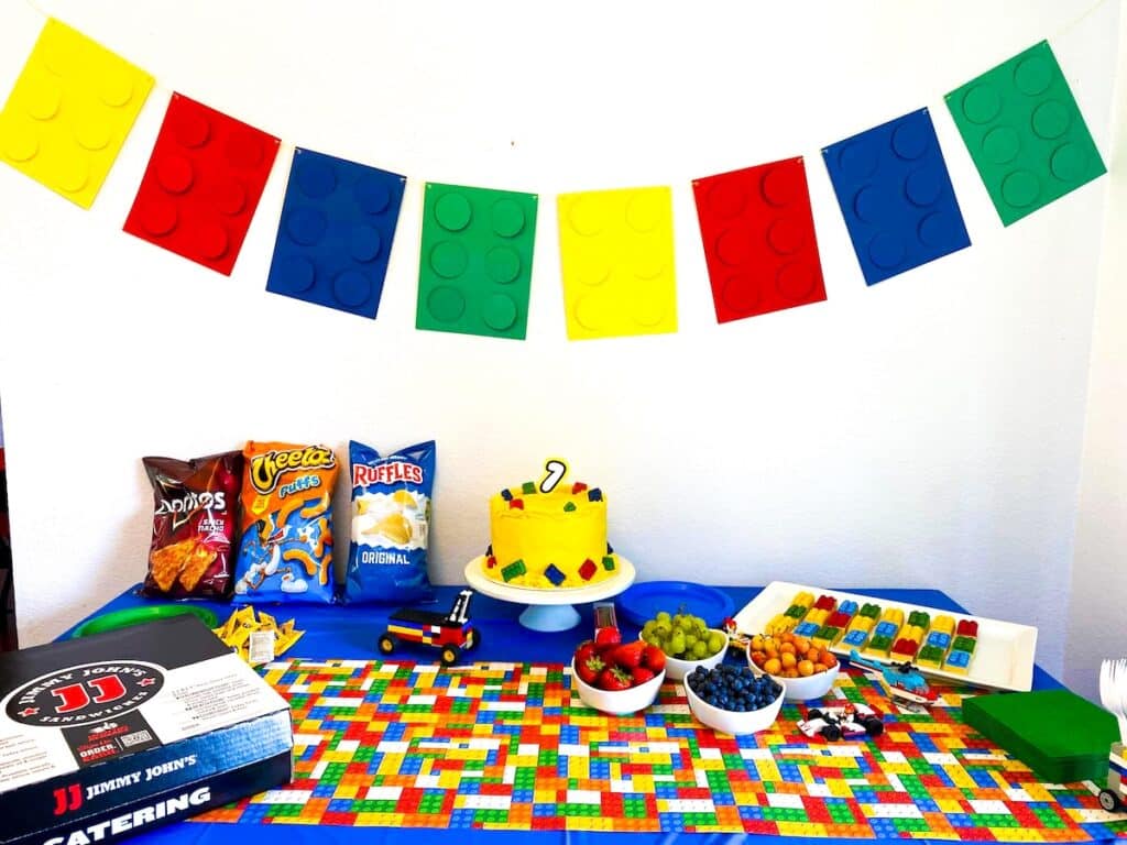 diy LEGO birthday DIY LEGO Banner